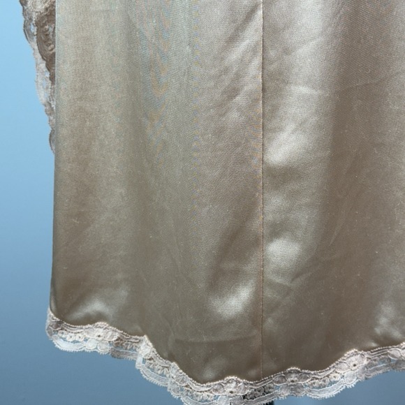 Vintage Vanity Fair Nylon Lace Trim Half Slip‎ Peach Sz M Short 21" Petticoat - Picture 8 of 8